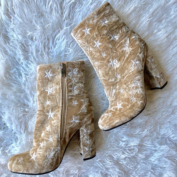 Wild Diva Shoes - Wild Diva Velvet Star Booties